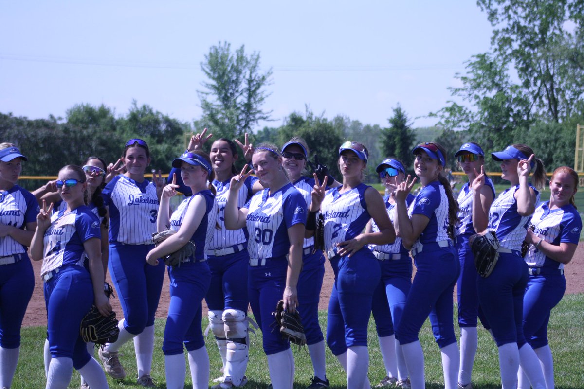 LHSEaglesSoftb1's tweet photo. It was a great weekend for our Eagles at the Michigan Challenge tournament! The girls battled against some tough competition, and out of 40 teams, made it into the final four showdown! 

A big highlight of the weekend was taking down #2 state-ranked Anchor Bay, it was a great team win and the bats woke up early in the game - scoring seven runs on two outs in an inning and ultimately taking the game with a score 11-9. @MelinaWing2027 earned the win in the circle. @zoie_gagnon lead the offense going 3-3 with 3RBI, @AGoldman2027 went 2-3 with 4RBI. @aubreysoftball9, @EmilySearle21, @HuffPiper2027, @hpawlak2029, @ab_schlot2029 and @LexiZ46731 also contributed with hits. 

A few highlights over the five games played this weekend (against Battle Creek Lakeview, Holly, Oxford, Anchor Bay and Airport):
-Emily Searle batted an impressive .709 average with 1.95 OPS.
-Between Emily Searle at third, Alyssa Goldman at shortstop, Piper Huff at second and Zoie Gagnon at first - two awesome double plays were turned. 
-Lily Eller and Emily Searle each hit two home runs. Alyssa Goldman and Piper Huff each had a home run. 
-The outfield of Abby Schlotterer, Lily Eller and Hayden Pawlak had some clutch catches, held gap-hit balls to singles, and Abby threw a girl out at the plate! 

Very proud of this team and how they are playing together heading into the last few weeks of the season!