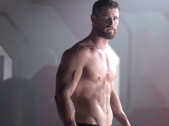 Jxseph_sandxval's tweet photo. En 2022, Chris Hemsworth se hizo un análisis de sangre ante las cámaras.

En los resultados se vió que su cerebro tenía 8-10 veces más probabilidades de desarrollar Alzheimer que cualquier persona.

Tenía 39 años.

Lo que hizo después cambió los siguientes 30 años de su vida... https://t.co/ByE7SusD5D