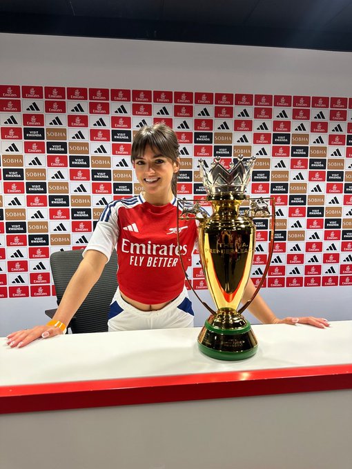 ExtraLeahRay's tweet photo. CHAMPIONS!!!!!! 🏆🏆🏆🏆