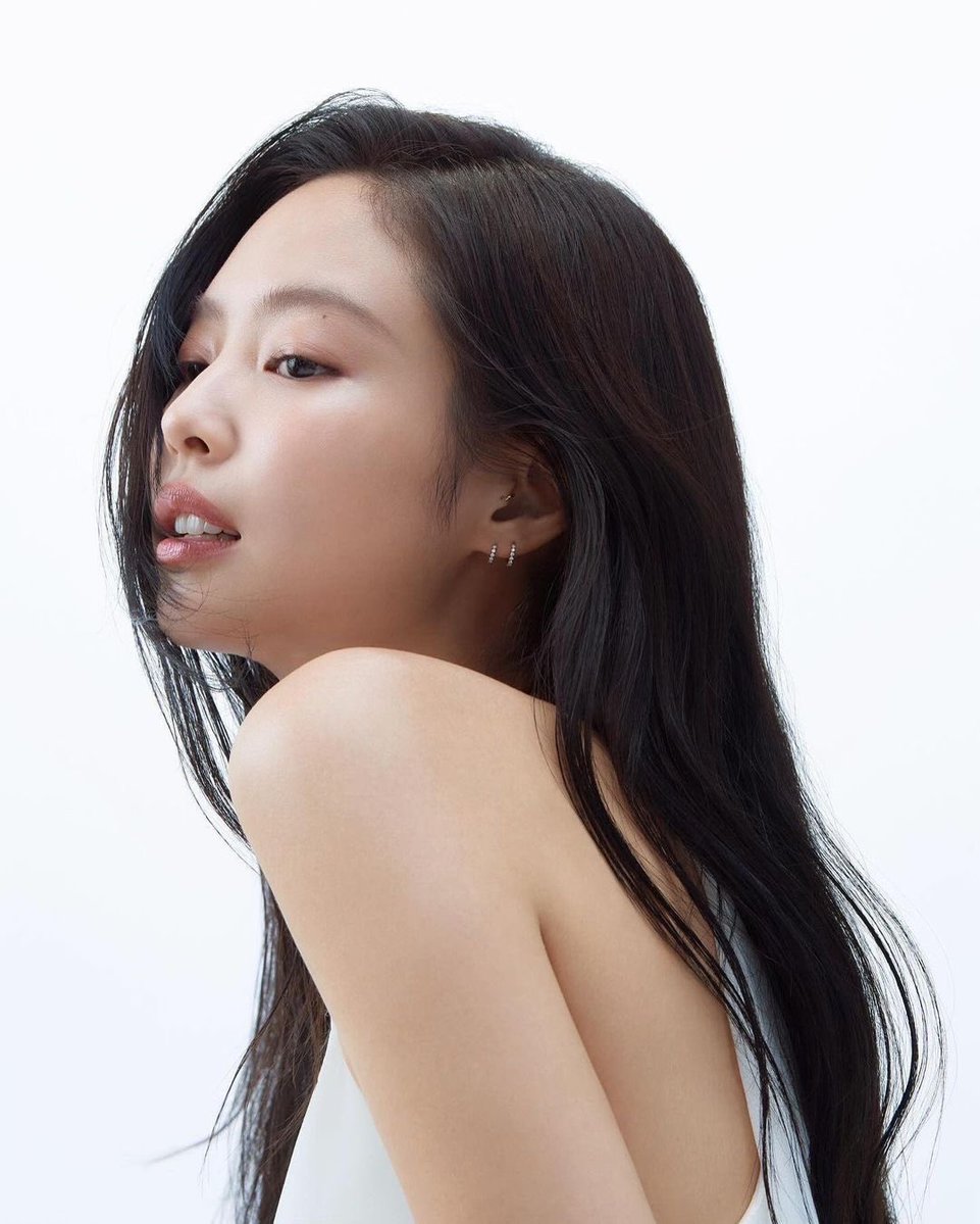 Jennie Chart Data tweet media