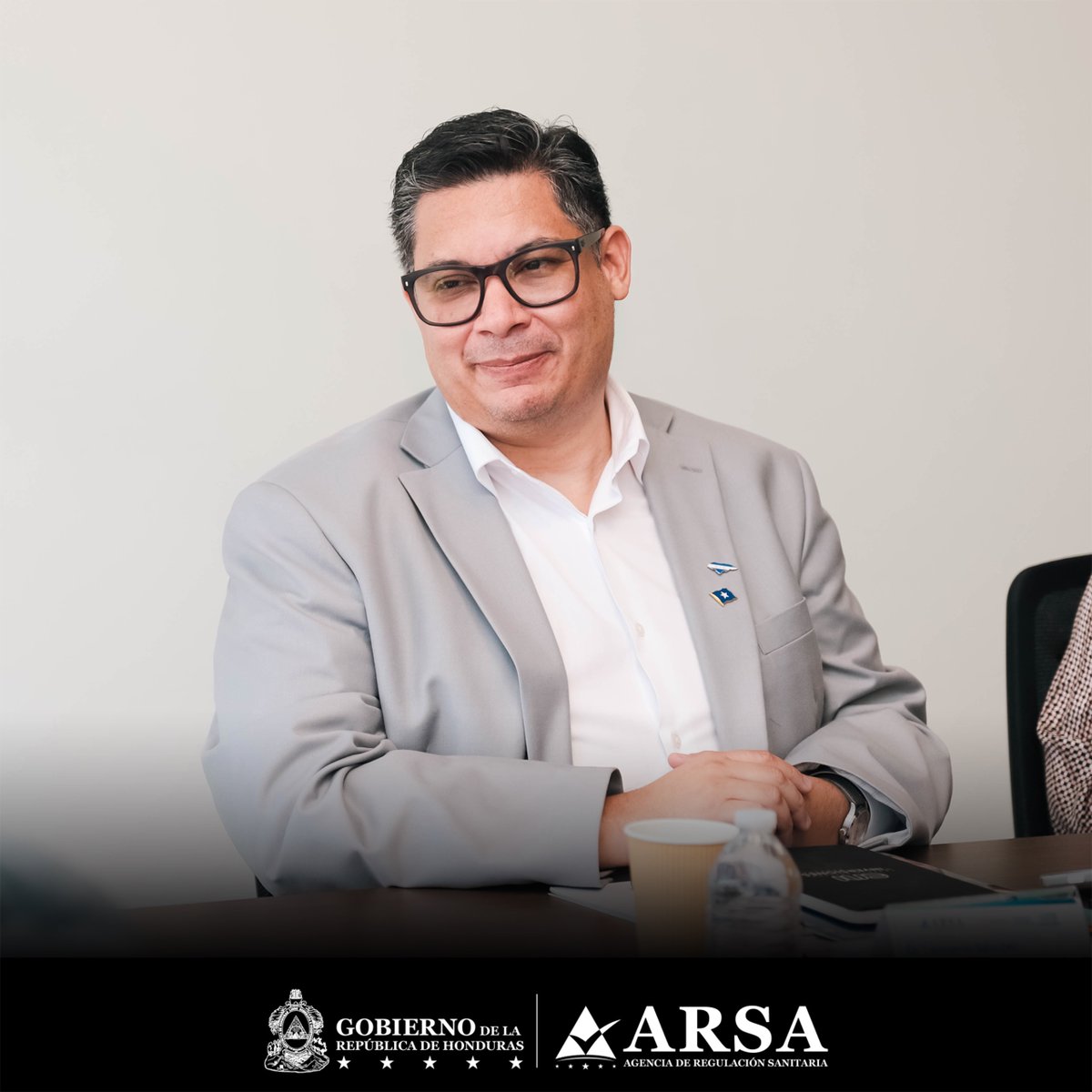 arsa_hn's tweet photo. ARSA y el Consejo Nacional de Inversiones (CNI) sostuvieron una reunión de trabajo orientada a fortalecer la competitividad, simplificar procesos y promover iniciativas que impulsen la inversión y el desarrollo productivo en Honduras. https://t.co/mK7VEwkf5y