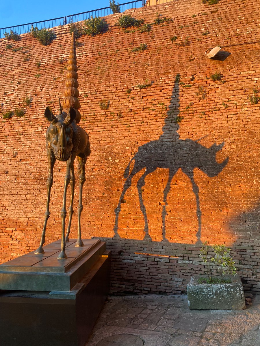 stvkoch's tweet photo. #dali in #tuscany https://t.co/71n7lVysxI