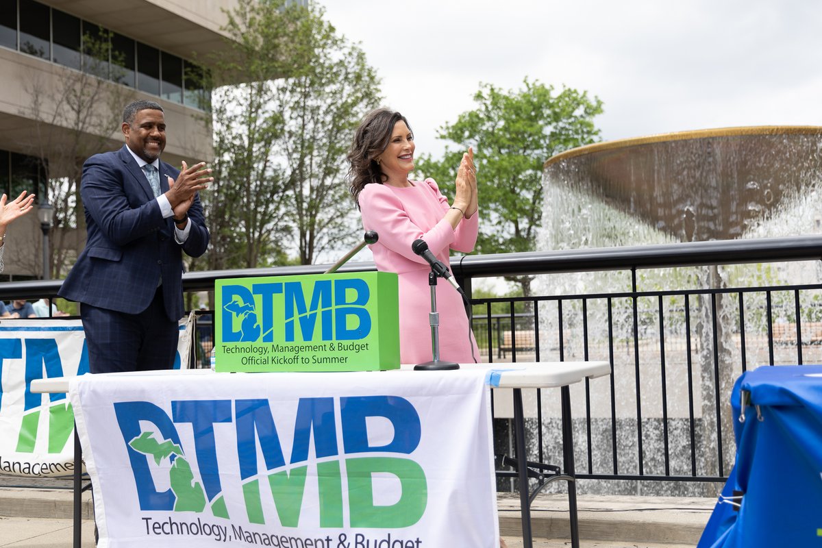 MichiganDTMB's tweet photo. We had an amazing day kicking off the unofficial start of summer as we turned on the Brian J. Whiston Memorial Fountain! DTMB Acting Director Kyle Guerrant was joined by Dr. Sue Carnell, chief deputy superintendent for @mieducation and @GovWhitmer. Thank you both for joining us! https://t.co/qiZ8w4exyw