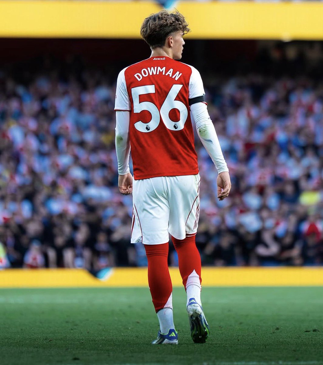 TrollTouchline's tweet photo. 🚨💣 | 𝐁𝐑𝐄𝐀𝐊𝐈𝐍𝐆:

At just 15 years old, Max Dowman officially becomes the youngest player ever to win the Premier League title 🏆⭐️ https://t.co/TJ168Pz0j7