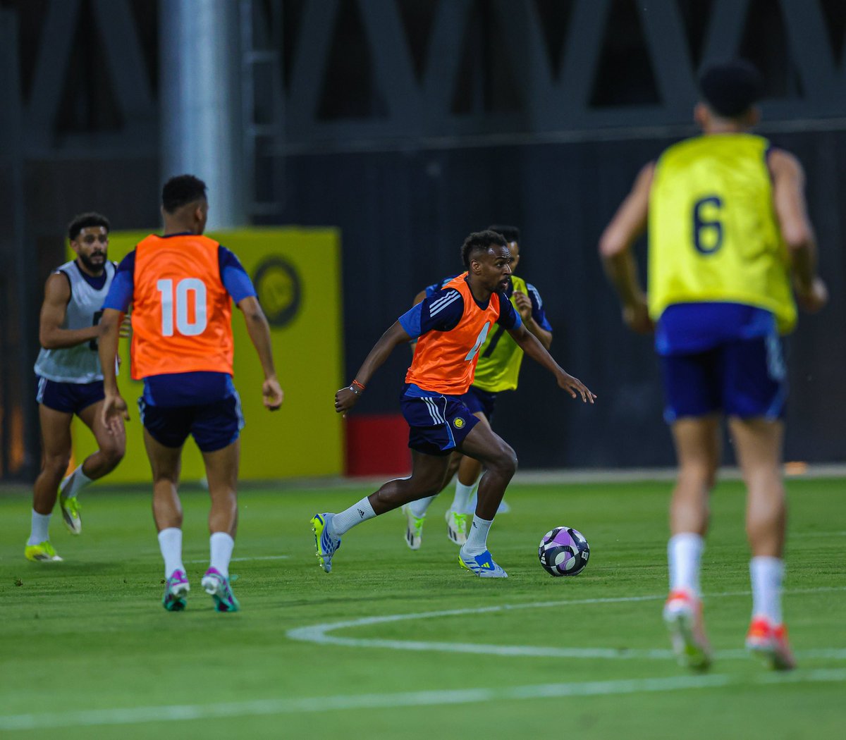 عالم النصر tweet media