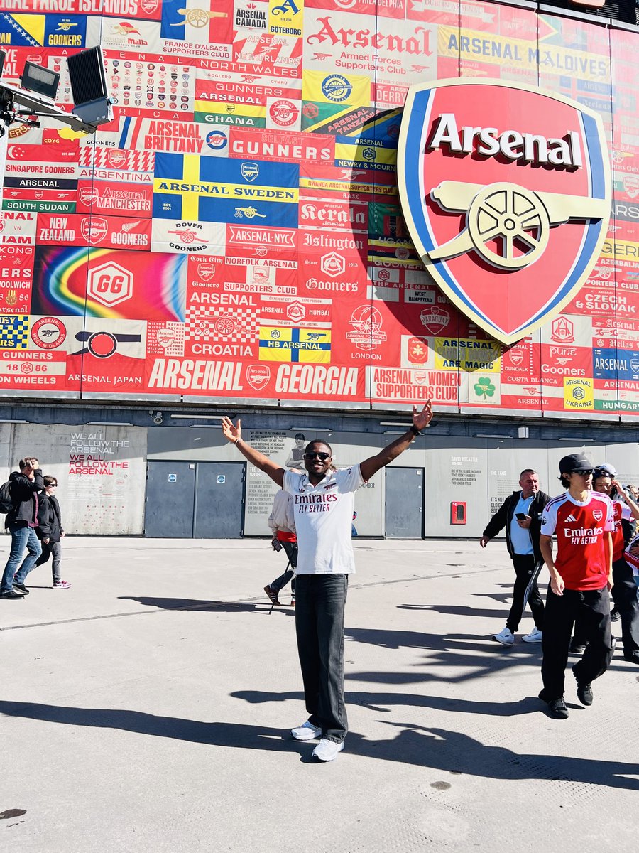Ramzy899's tweet photo. We Are The Arsenal🔴⚪️! The EPL Champions https://t.co/FlLjPNxgao