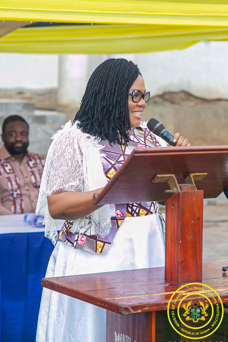 MoGCSP_Ghana's tweet photo. As efforts by Gov’t fo bring social protection services closer to the people, @MoGCSP_Ghana held a Community Dialogue in Krowor Municipality to educate residents on LEAP, #childprotection, #domesticviolence, #mentalhealth, and more.

Residents also enjoyed #FreeNHIS services. https://t.co/lTYcKKNoLf