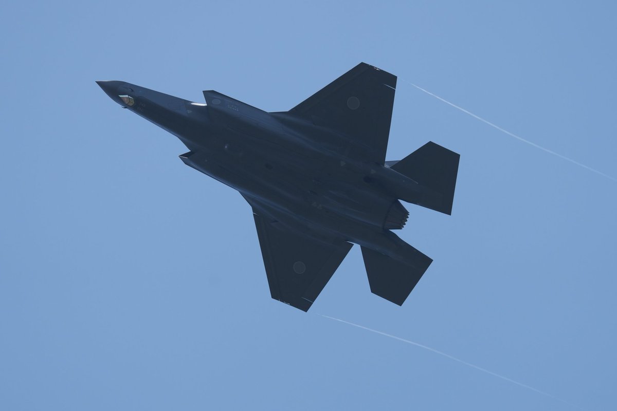 moshii_mo's tweet photo. 横田基地腹祭り空自ファイター高いよ〜編

どちらもショート上がりなのか早い段階で腹でした。

#RJTY https://t.co/eZaLPxzDI8