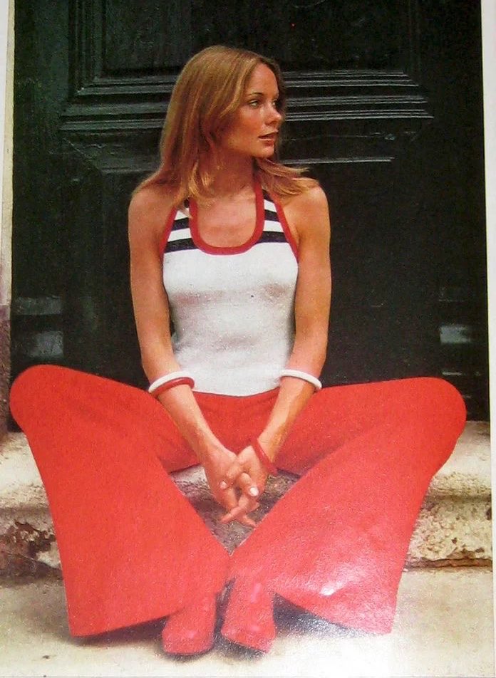 ccequioa's tweet photo. casual outfits you’d see on a regular day in the 70s https://t.co/IaJy6H3tng