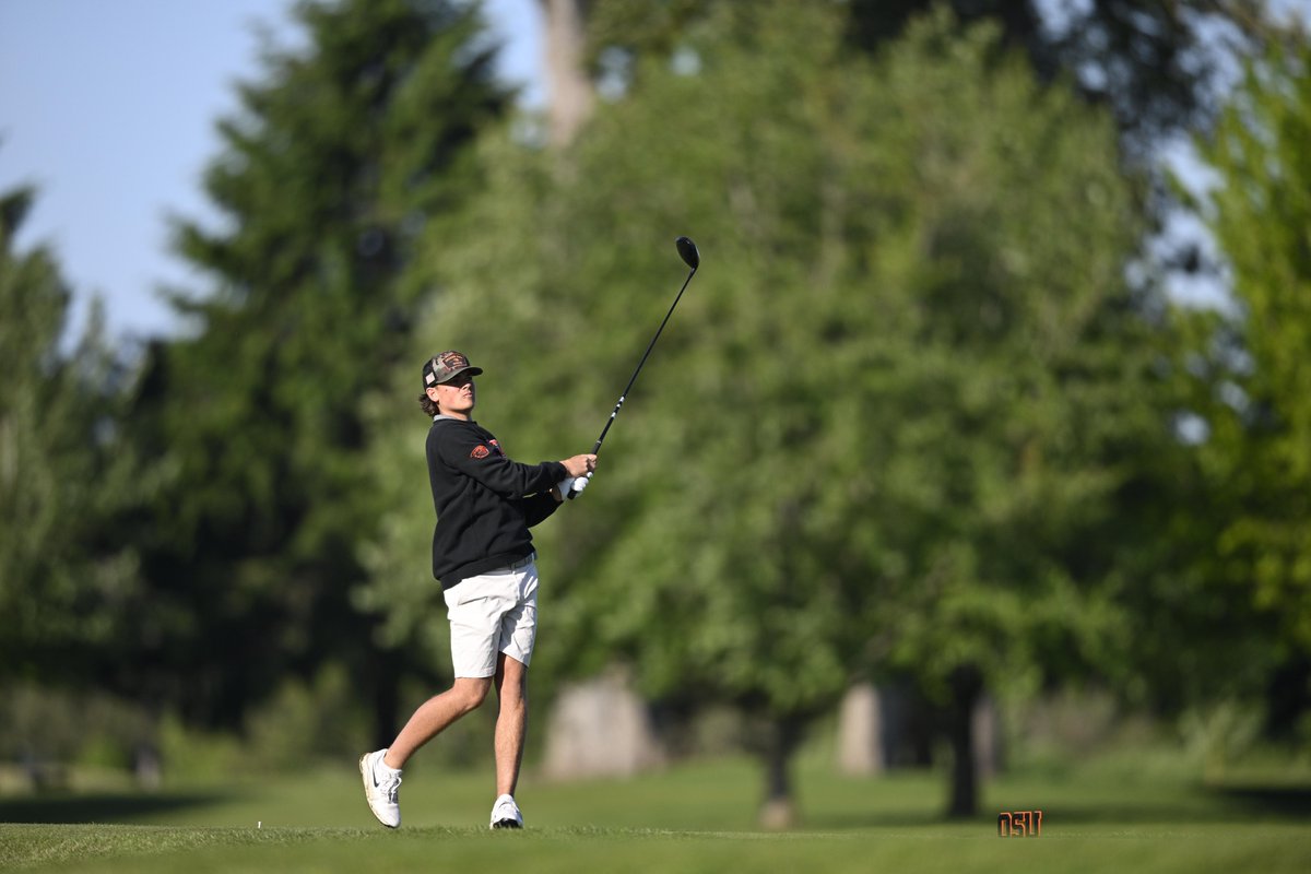 BeaverMGolf's tweet photo. Our second day at the Corvallis Regional has wrapped and while we wait for all the teams to complete their action, check out today's photo gallery.

https://t.co/MCFgYSAhZs

#GoBeavs https://t.co/B1k2ZV2Qce