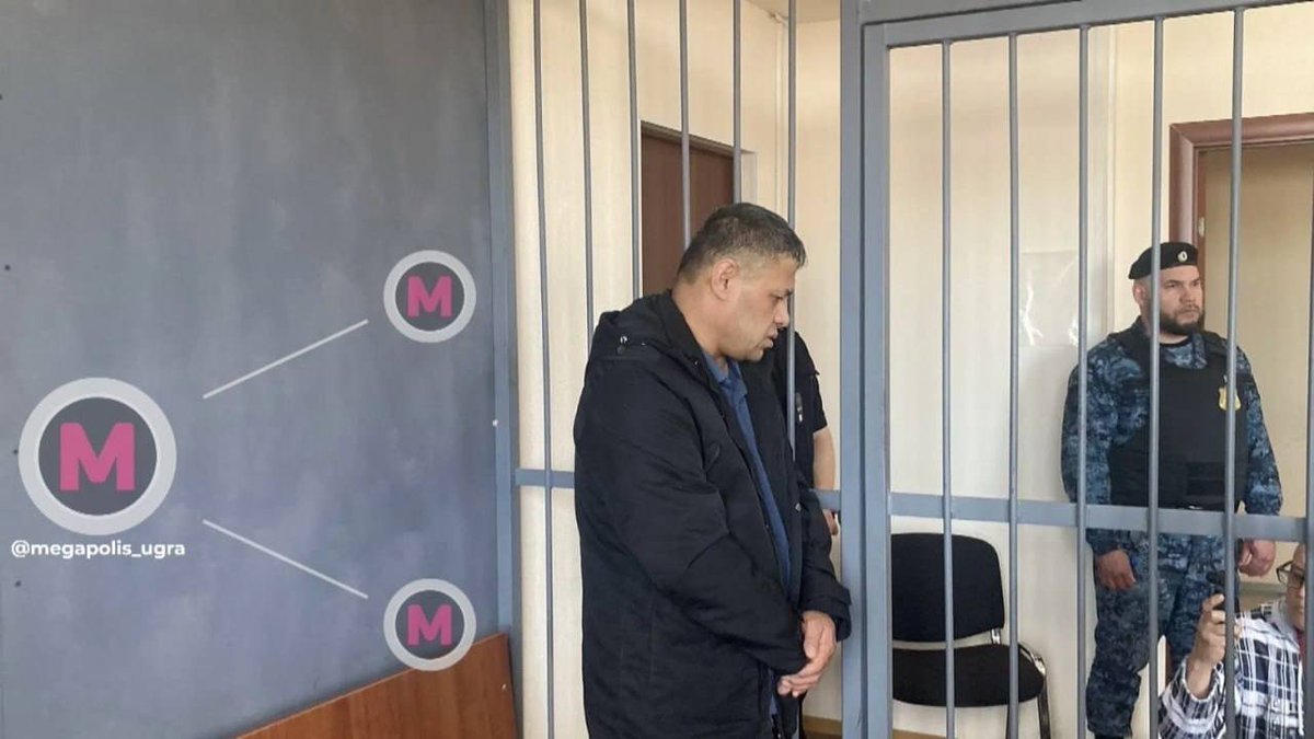 T4acoNBXIw5seBU's tweet photo. В Чургуте суд отправил под арест таджика, который насмерть сбил 10-тилетнего русского мальчика, который переходил дорогу на пешеходном переходе. Инородец, само собой, уже имеет гражданство РФ. https://t.co/elxPmJchY2