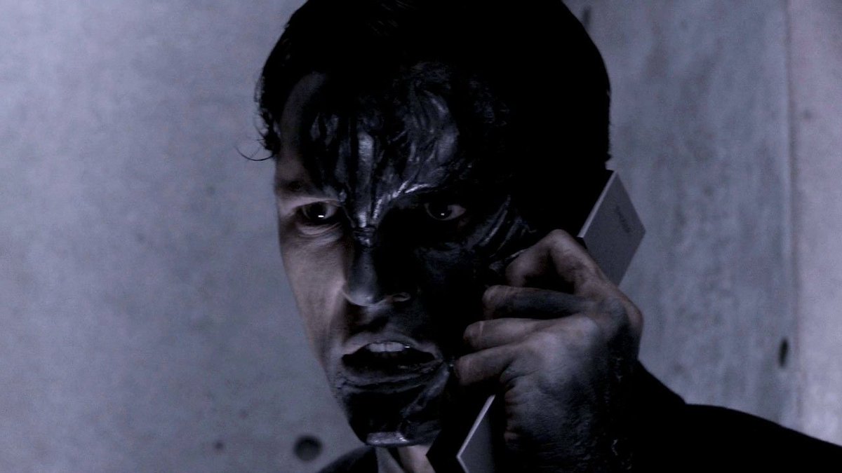 Guivigue's tweet photo. Tetsuo: The Bulletman
Puedo entender el valor de las anteriores entregas, pero esta ya me parece un poco meh. Aunque consigue crear una especie de "gore mecánico", la trama es muy simplona. Ofrece poco, salvo migraña por el movimiento de la cámara continuo y el audio estridente. https://t.co/T9OG4aEts8