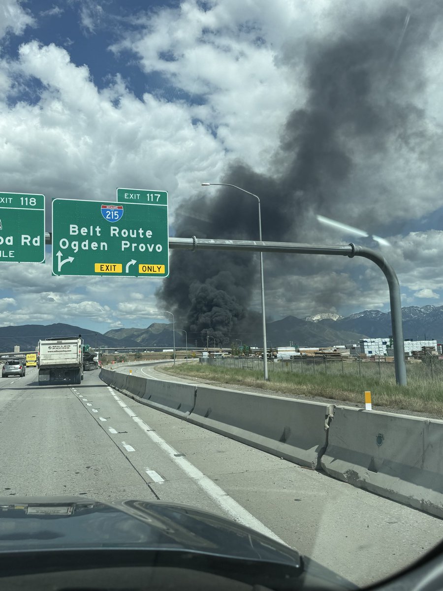 SomeCallMeKyle's tweet photo. @slcfire From highway https://t.co/8SkEr0xyQt