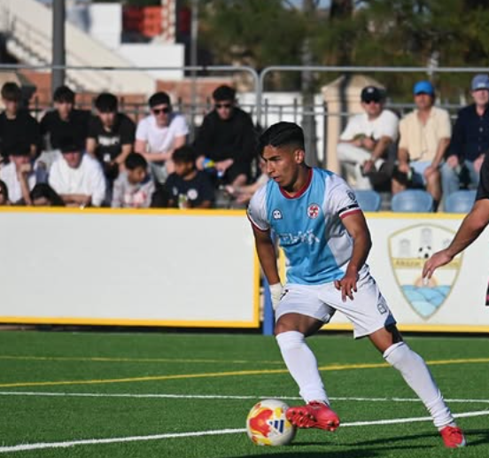 Nacional10x's tweet photo. Moha.

Su descaro y valentía para capitalizar acciones ofensivas del Deportivo Marítimo, le sitúan también como jugador exterior que más tantos ha convertido. https://t.co/EMpG1amymF