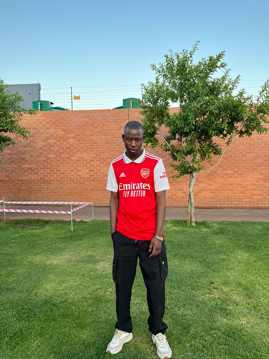EarthTad's tweet photo. I love you so much arsenal football club.  You abused me all my life. But in my next one. I will still choose you https://t.co/uZQtdOvVVy