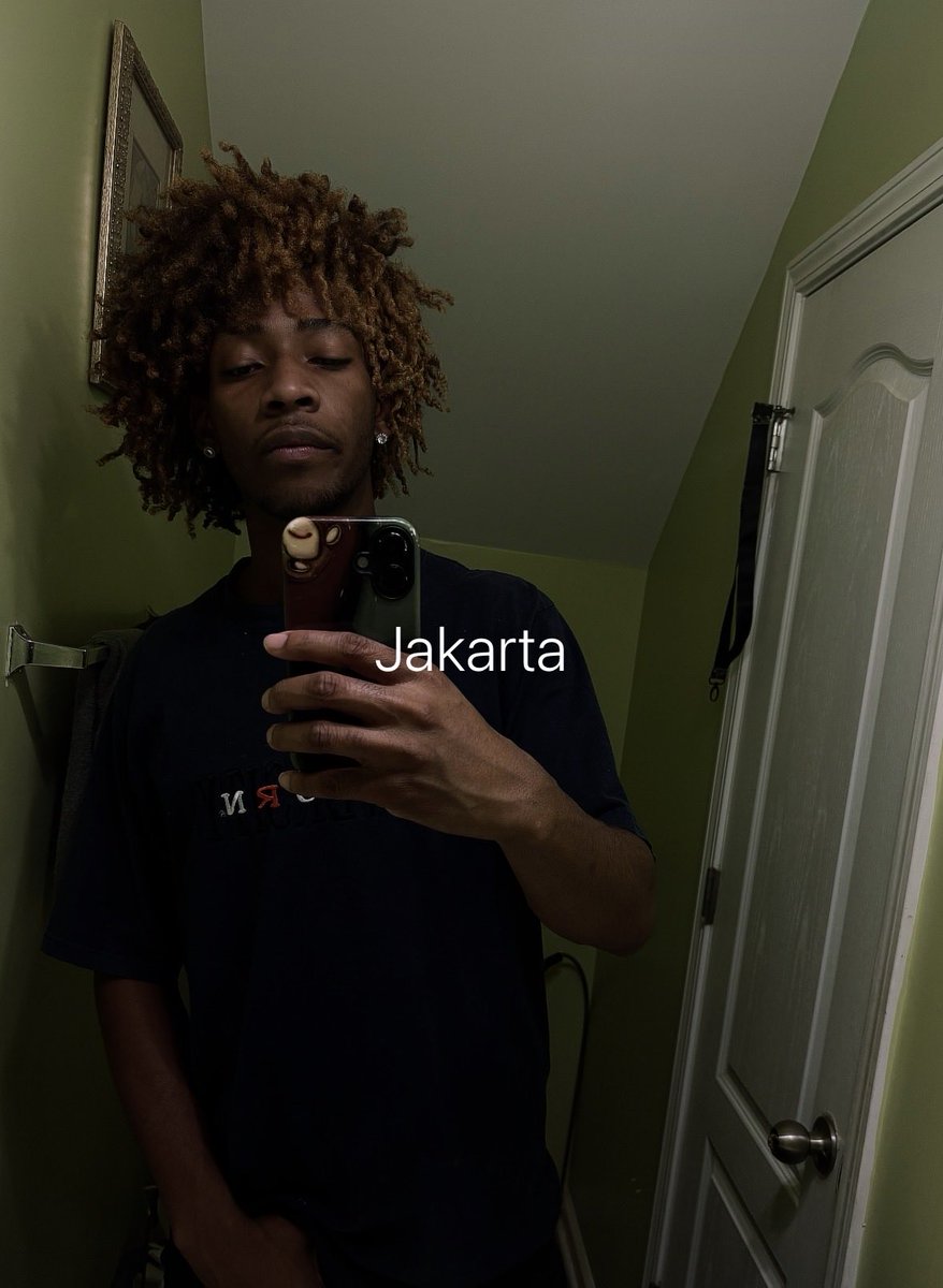 Wehatepyro's tweet photo. I’m back yall, wtf I miss ? https://t.co/JifCZvgOuh