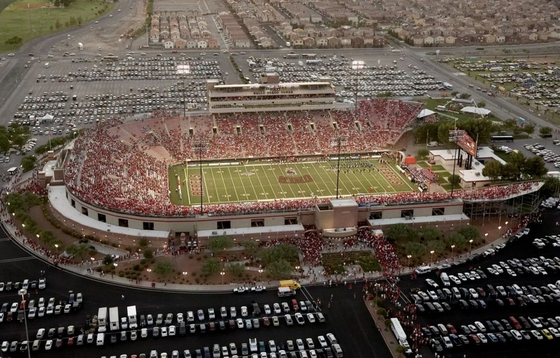 WCCSG_'s tweet photo. Did you ever get to witness a game in Sam Boyd Stadium? 🎰 🏈🏆 https://t.co/kNVgZs4KNj