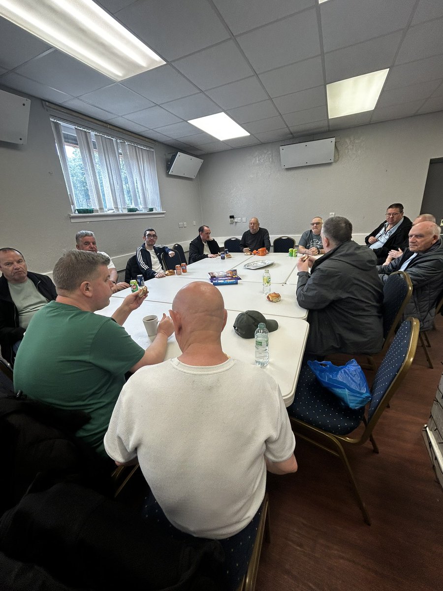 MOT4MEN's tweet photo. MENSELF +’s Monday Men’s Group in Helenvale I community flat 162 Helenvale Street  #thenationallottery #gcccommunitiesfund #therobertsontrust  #GCVS #commonwealfund free cuppa and hot soup #TheNetworkRailCommunityFund #foundationscotland All welcome 12 till 2.30pm https://t.co/MRtQpUrWYC