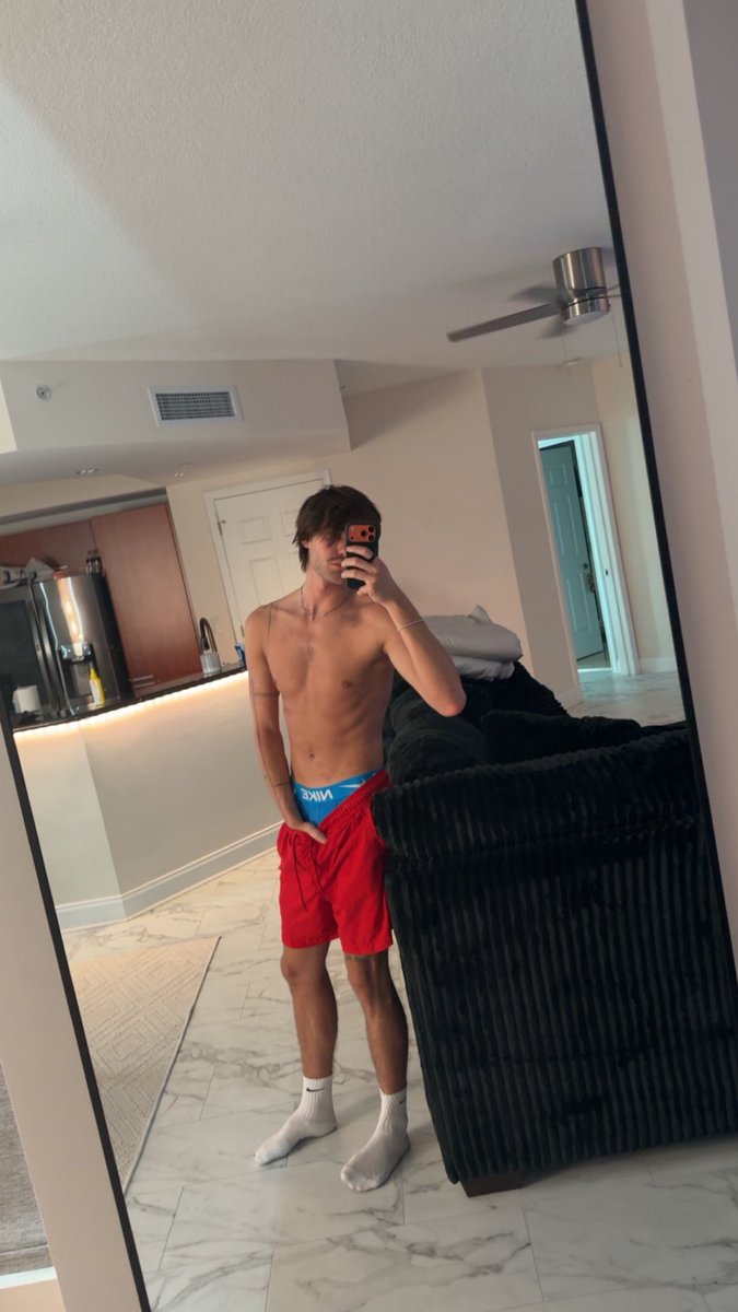 jakematty0's tweet photo. Welcome to all the new people from my Snapchat https://t.co/oSGUqvSNwl