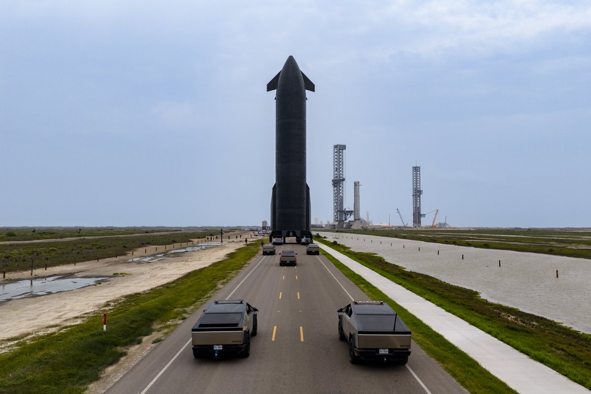 SpaceX tweet media