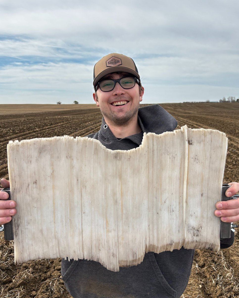 AtomJetAg's tweet photo. Check out Michael's big smile! Our Research and Development team had an amazing trip to Saskatchewan, where they not only helped our customers but also did some furrow measurements and gathered valuable information.
#Agriculture  #CDNAg  #Farming  #Farmingsolutions

Discover our products: https://t.co/CwkNT1mx9U
