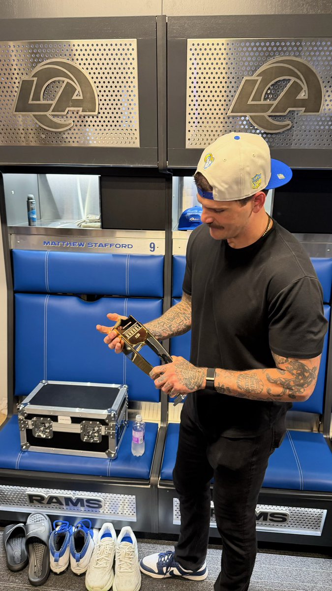 Taylor Lewan tweet media