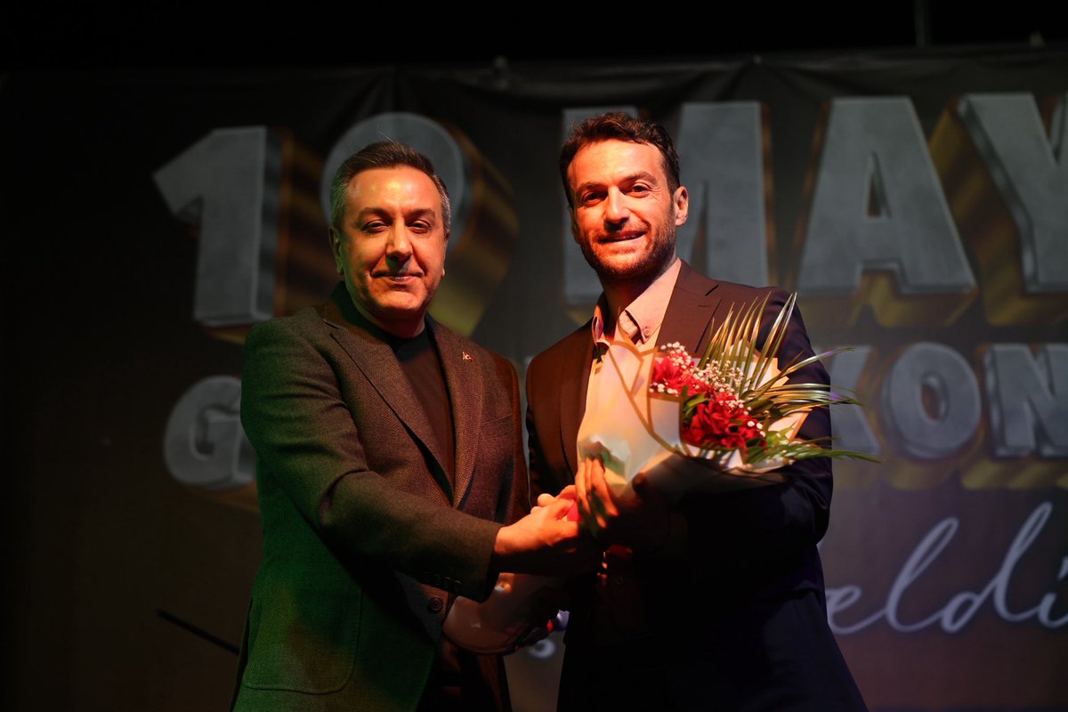 muhsindere's tweet photo. TRT Türk Halk Müziği Sanatçıları; hemşehrimiz  Umut Sülünoğlu'nun ve Uğur Önür'ün seslendirdikleri birbirinden kıymetli eserlerle 19 Mayıs Gençlik Konserimizi büyük bir coşkuyla tamamladık. 🧿❤️🖤

Kıymetli sanatçılarımıza ve programımıza teşrif eden tüm hemşehrilerimize şükranlarımızı sunuyorum.🤲

#19MayısAtatürküAnmaGençlikVeSporBayramı
#SungurluBelediyesi
#GençlikKonseri