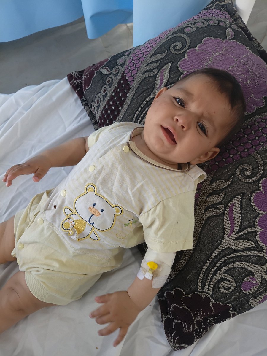 yzyd1995's tweet photo. A little girl is in the hospital suffering from diarrhea, vomiting, and a high fever.
Please pray for her speedy recovery and that God eases her pain 💔
https://t.co/vNkCG8bO3t https://t.co/BbLfYvkdut