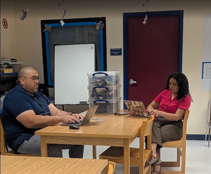 Alvarez_SEISD's tweet photo. Today SEHS RLA & SS teams came together to reflect on this year’s journey & begin mapping out the road ahead for 2026–2027. 📚📝Grateful for teachers who continue showing up with purpose, collaboration, & commitment to student success. 💙💛 #WeAreSomosSanEli #Here2Serve https://t.co/ouhNmWdc27