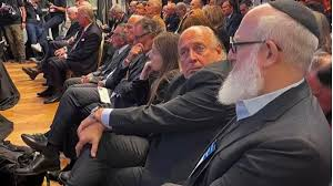 Renata350698471's tweet photo. Recordar otra característica de LA CORRUPCION A GRAN ESCALA: Captura del Estado: Los funcionarios de alto nivel alteran las leyes, el sistema judicial y los entes reguladores para proteger sus intereses y legalizar sus actividades. https://t.co/bjOZAjeZwI