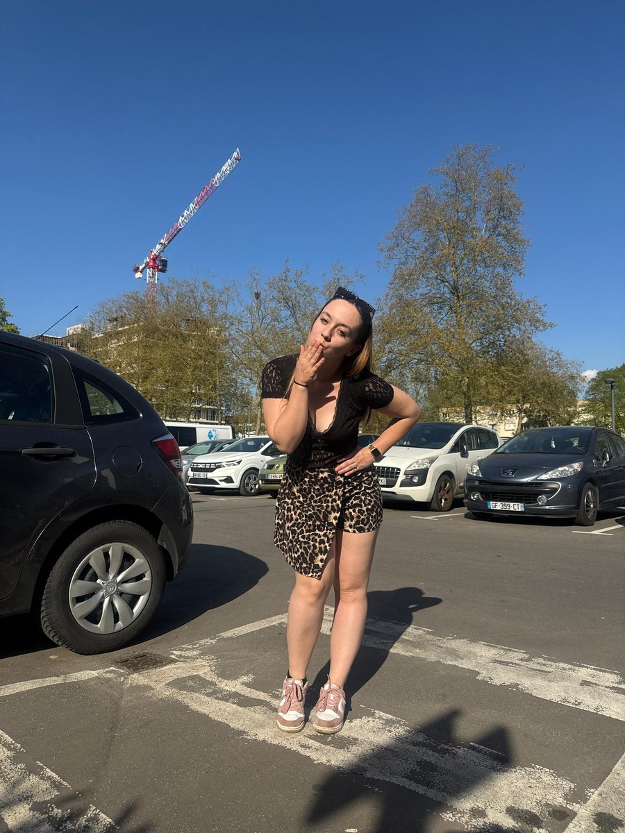 Lola 🦂 tweet media