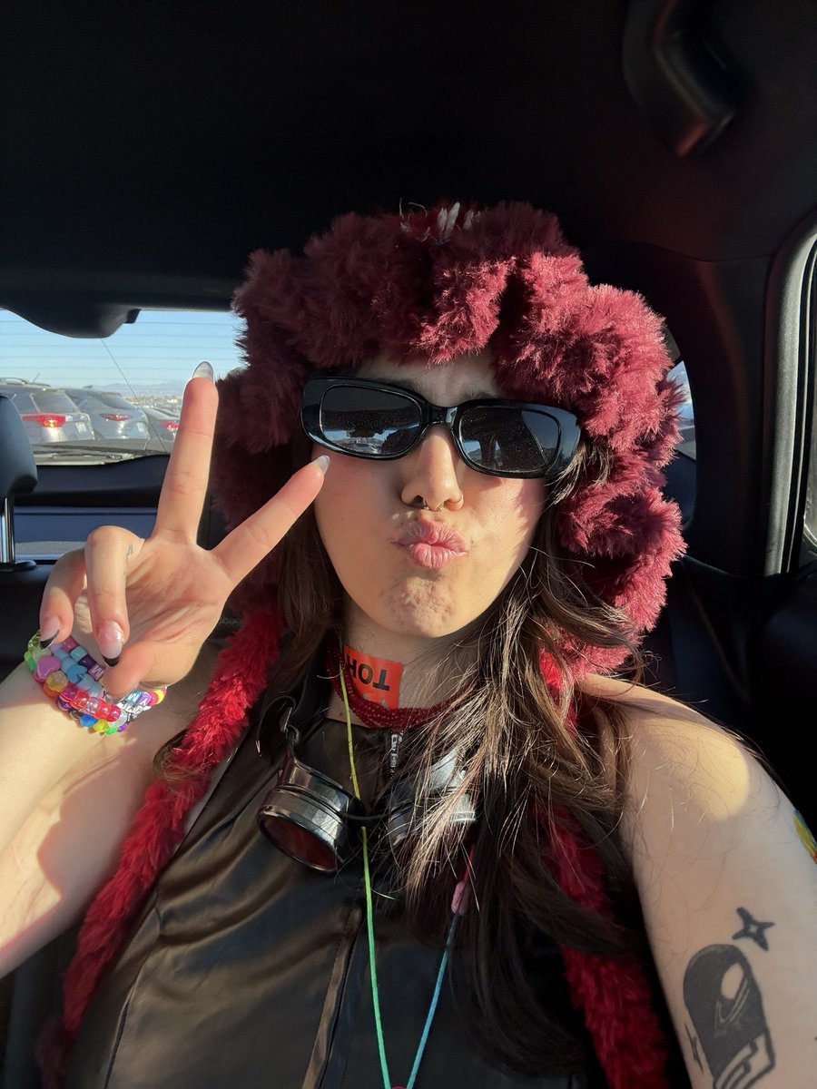 soniaarochaa's tweet photo. EDC 26’ #edc https://t.co/AeX6Yx1zcO
