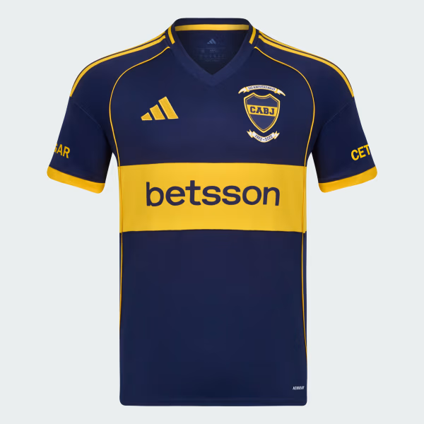 la12tuittera's tweet photo. 🥲HOY sería el ÚLTIMO PARTIDO de la camiseta TITULAR de #Boca.

▶️El próximo partido vs U Católica, según informa @marcegonzalezCX, sería con una camiseta homenaje a la Copa Libertadores 2001. 

❓¿Qué les pareció esta camiseta? https://t.co/eBlnTkDyc2