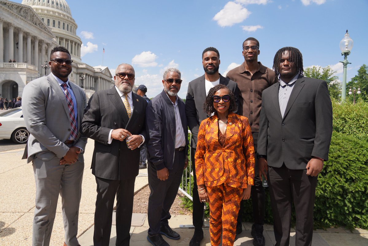 Congressman Troy A. Carter tweet media