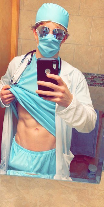 DanMathew72's tweet photo. I think you need your throat checked by me 😒🍆 https://t.co/dpD9zZcVB9