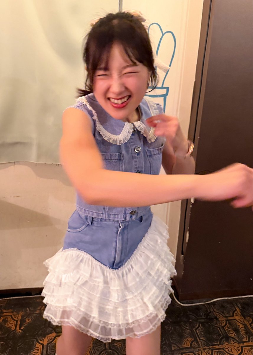 昨日のあやめちゃん New challenger!! 1分間3枚勝負📸を私もやりたいと