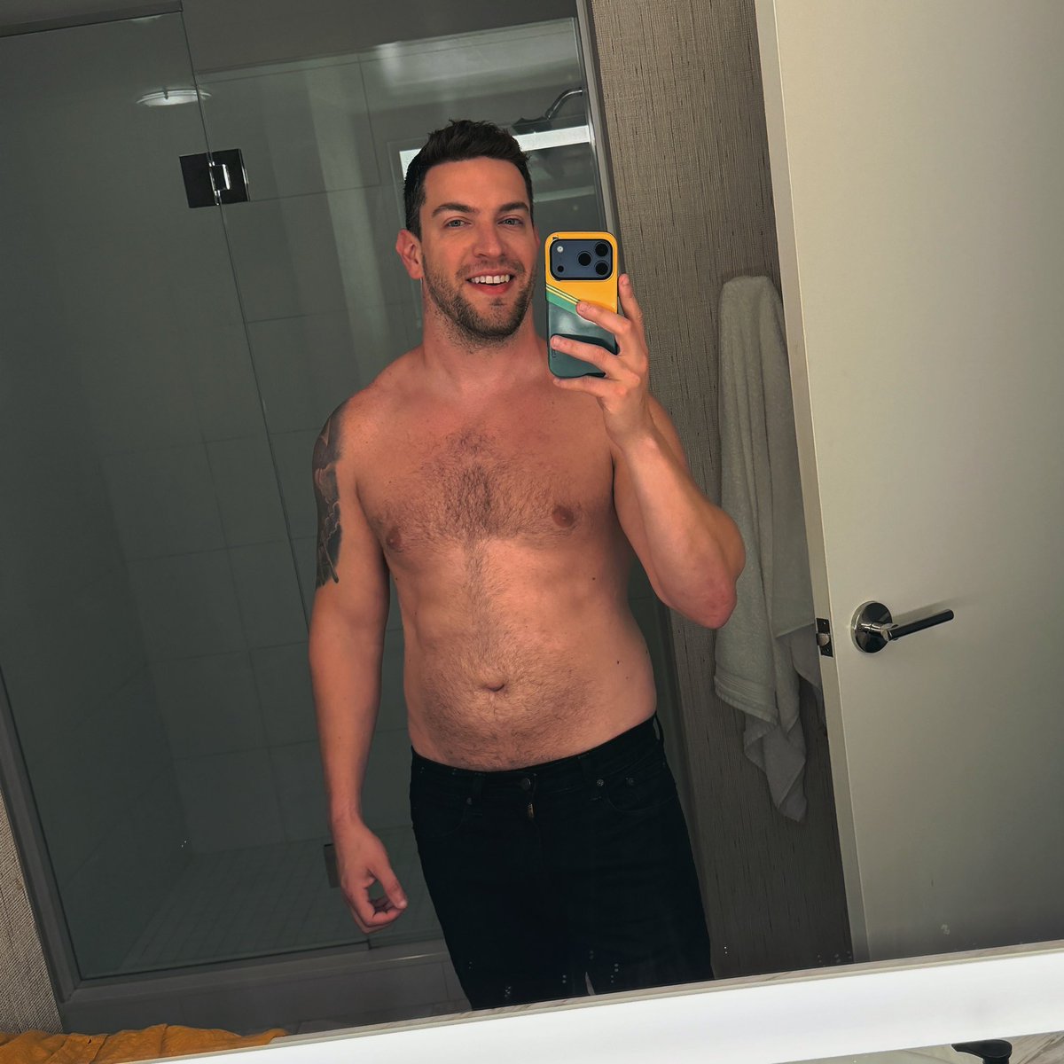 sixwonfive615's tweet photo. Mid-Vegas bender 🥴 https://t.co/7aIFHFPA2y