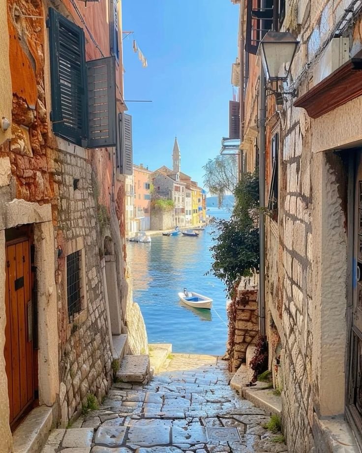 echoesofworld's tweet photo. Croatia https://t.co/8YQu7CbwWF