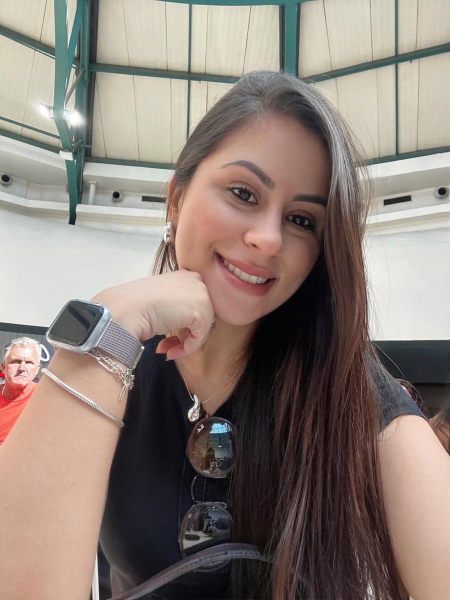 Hania tweet media