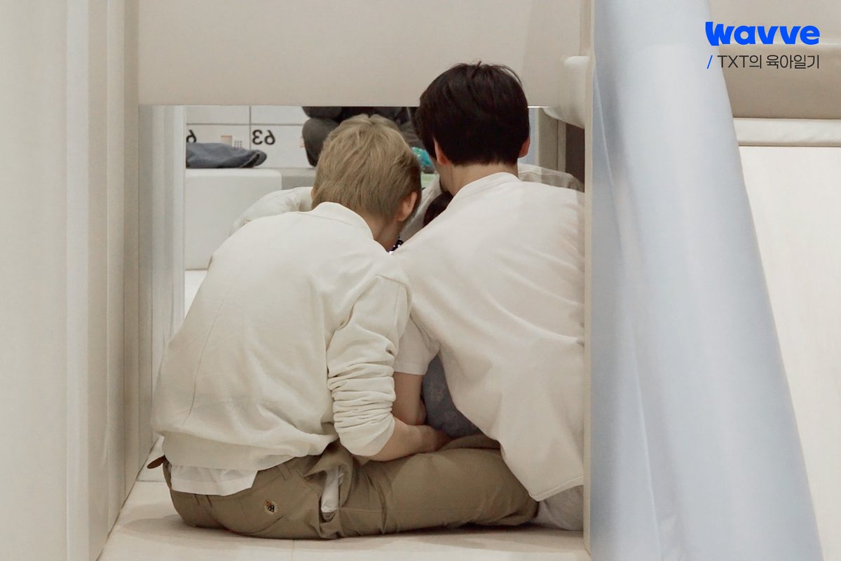 das0om's tweet photo. 너무 엄마아빠 같아서 마음이 힘들어짐..
2026년은 다 밝혀지는 해라더니, 이렇게 부부라는 걸 보여주신다고? ㅜㅜ https://t.co/S9KHgLxUY5