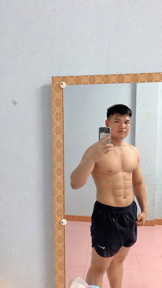 FFA0lrv's tweet photo. ฟิตเปี๊ยะ https://t.co/REnJfYxNUG
