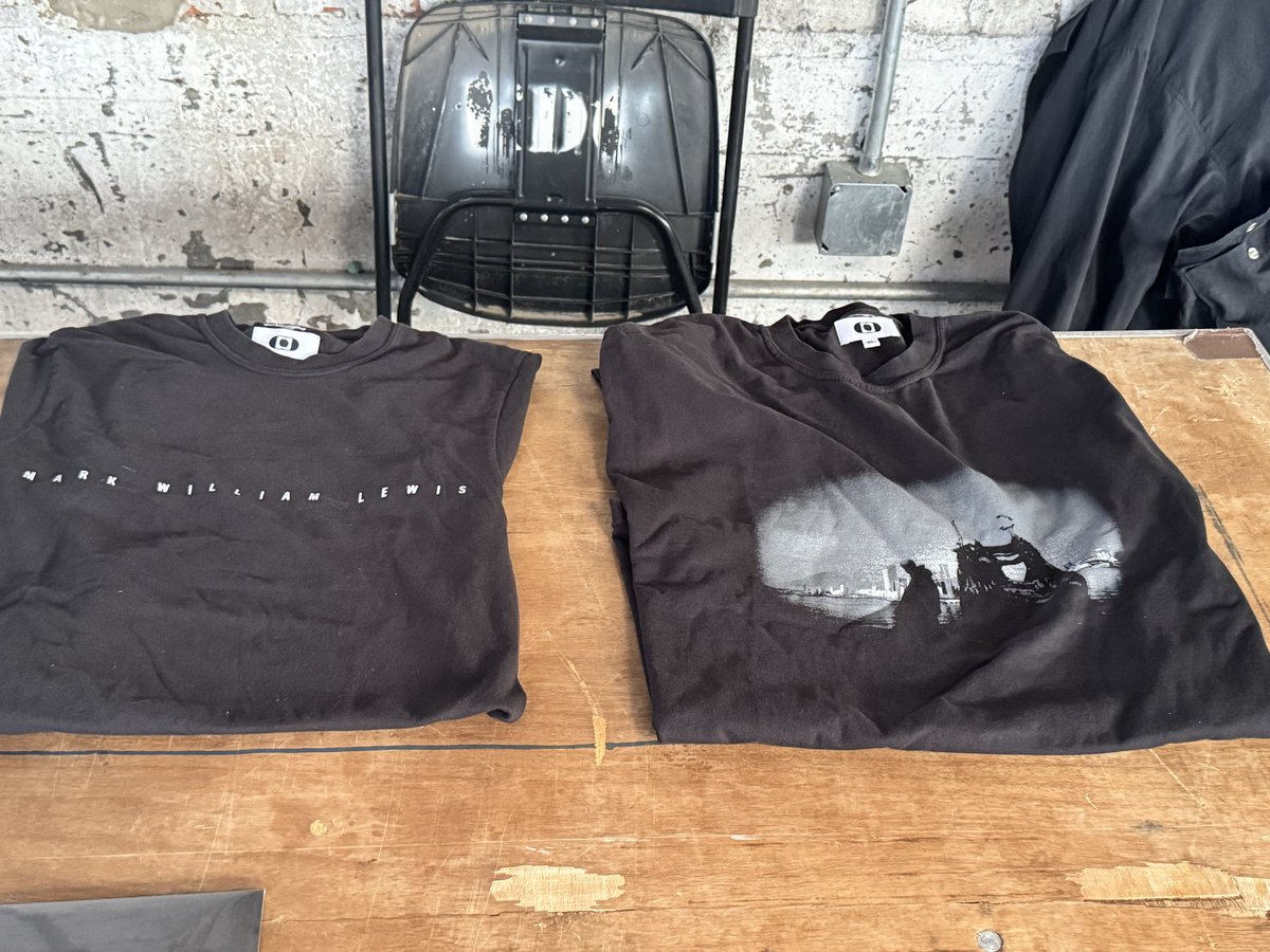 vendent's tweet photo. good shirt on the right hehe https://t.co/vYNwikyiRi