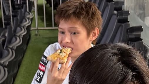 juju tweet media