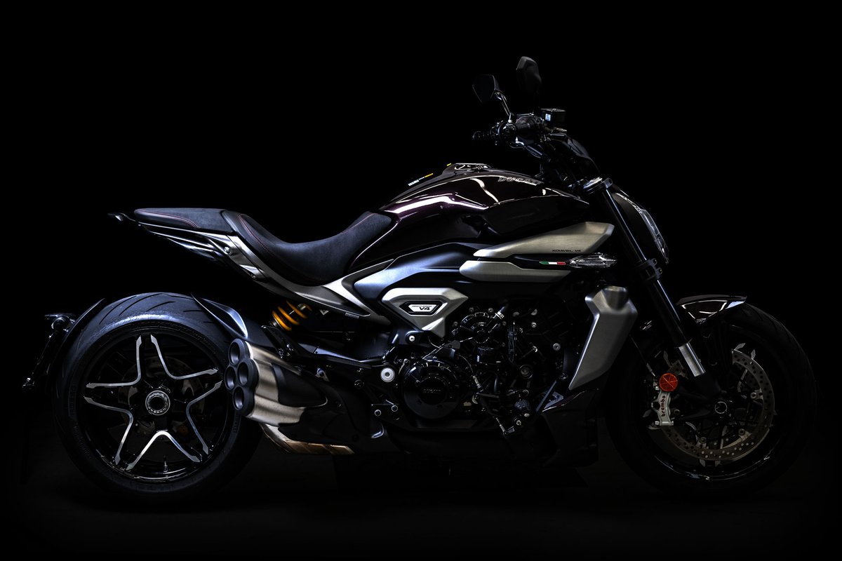 ラインナップ追加】 □Ducati XDiavel V4 (2025-) 力強い造形美を崩さ