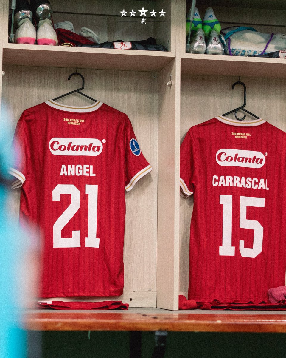 AmericadeCali's tweet photo. 𝑵𝒐𝒄𝒉𝒆 𝒅𝒆 𝑫𝒊𝒂𝒃𝒍𝒐𝒔 𝑹𝒐𝒋𝒐𝒔. 👹⚔️

#Sudamericana https://t.co/LiTHYy9Khh
