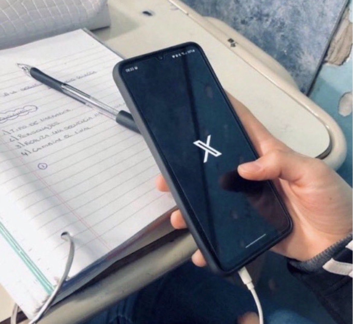 فيروز tweet media