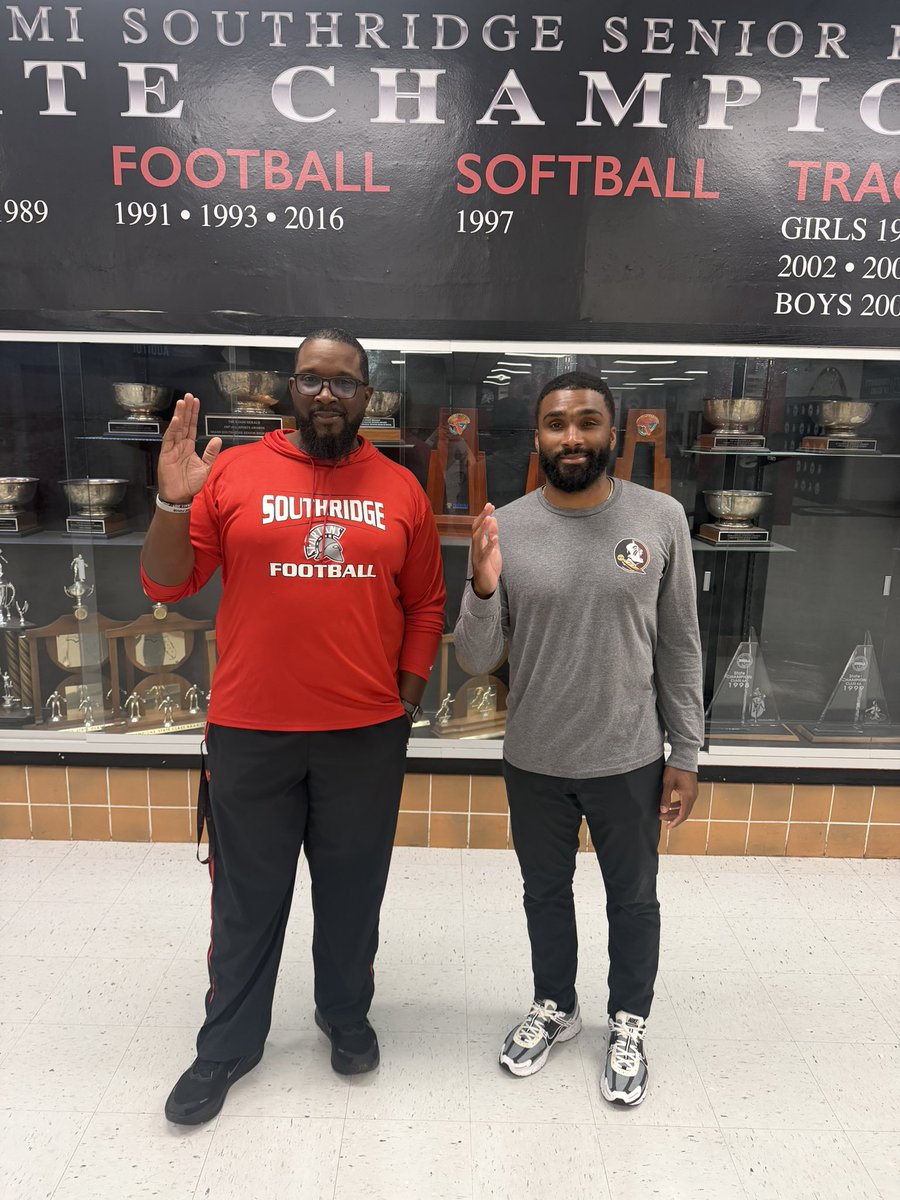 theridgefb's tweet photo. Southridge Football Great Day to be a Spartan! Thanks to Coach Copper for stopping by and evaluating our student athletes from  Florida State University. RidgeBoyz Culture. RidgeUp🔴⚫️ #305Life #Highschoolfootball #CollegeFootball #Blessed https://t.co/ppthAdPYv9