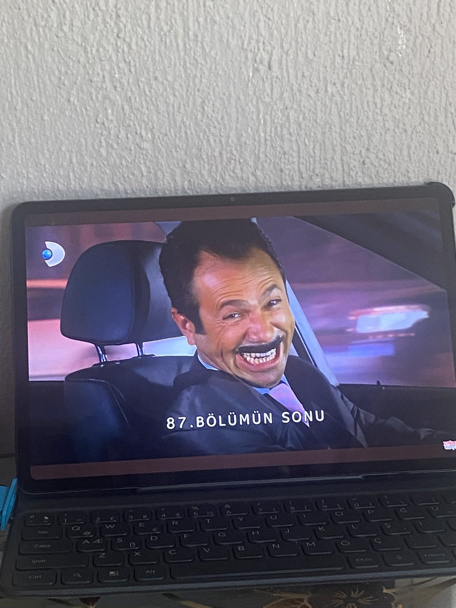 memhtv's tweet photo. CNMSCLÖVMFÖDLVÖVGÖG https://t.co/EFdqPuLT11