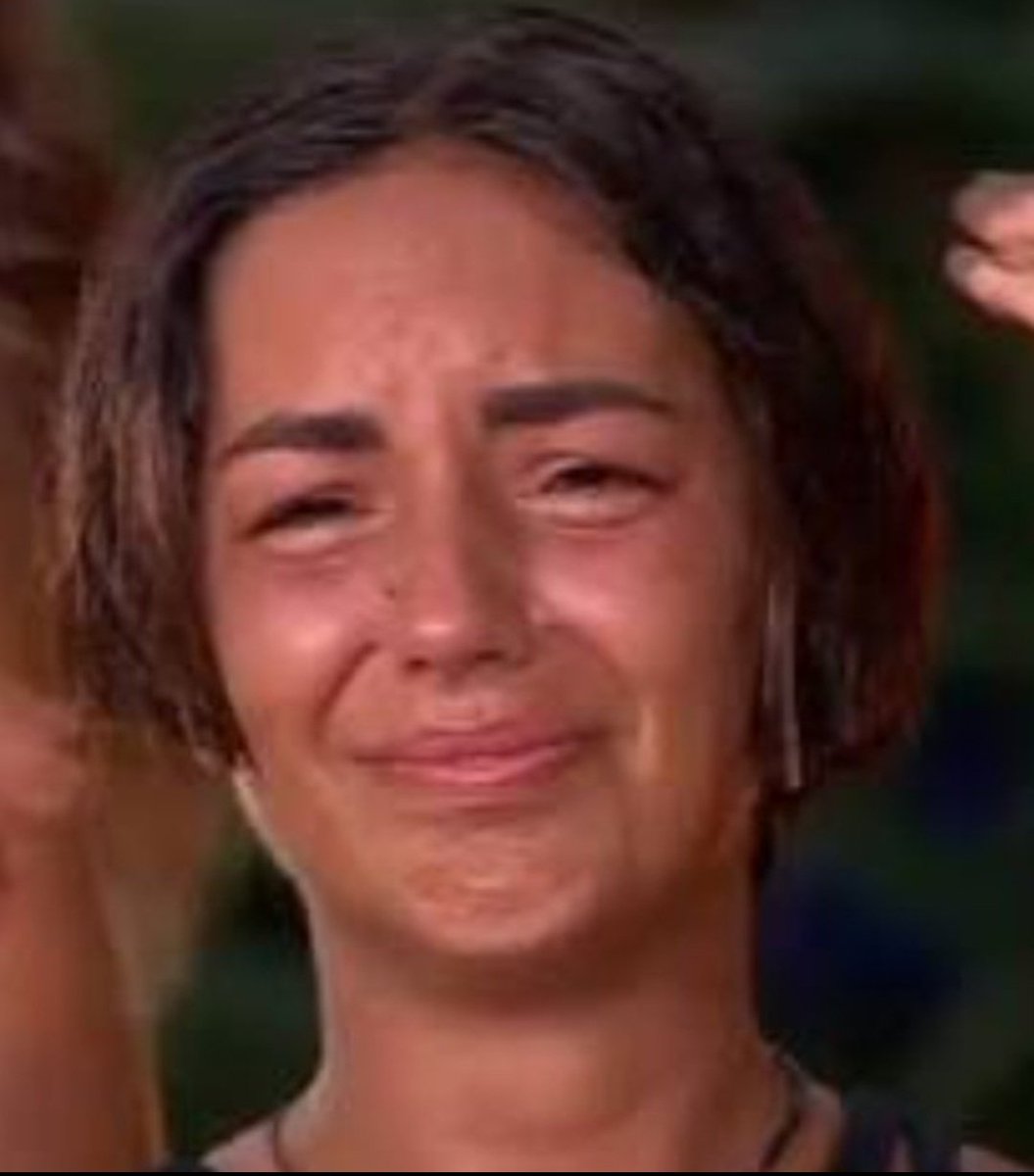 RabitoClock's tweet photo. Con ellas no liasteis la que estais liando con Maica y Claudia. A 2 de ellas la raparon y ojo por 3 cocidos una y 3 tristes pollos y una tarta la otra. Y a Anita le destrozarón el pelo por 4 raciones de lasaña y hablar con su hijo.Pero aquí os hacía mucha gracia
#TierraDeNadie11 https://t.co/Azzxl9OaCa