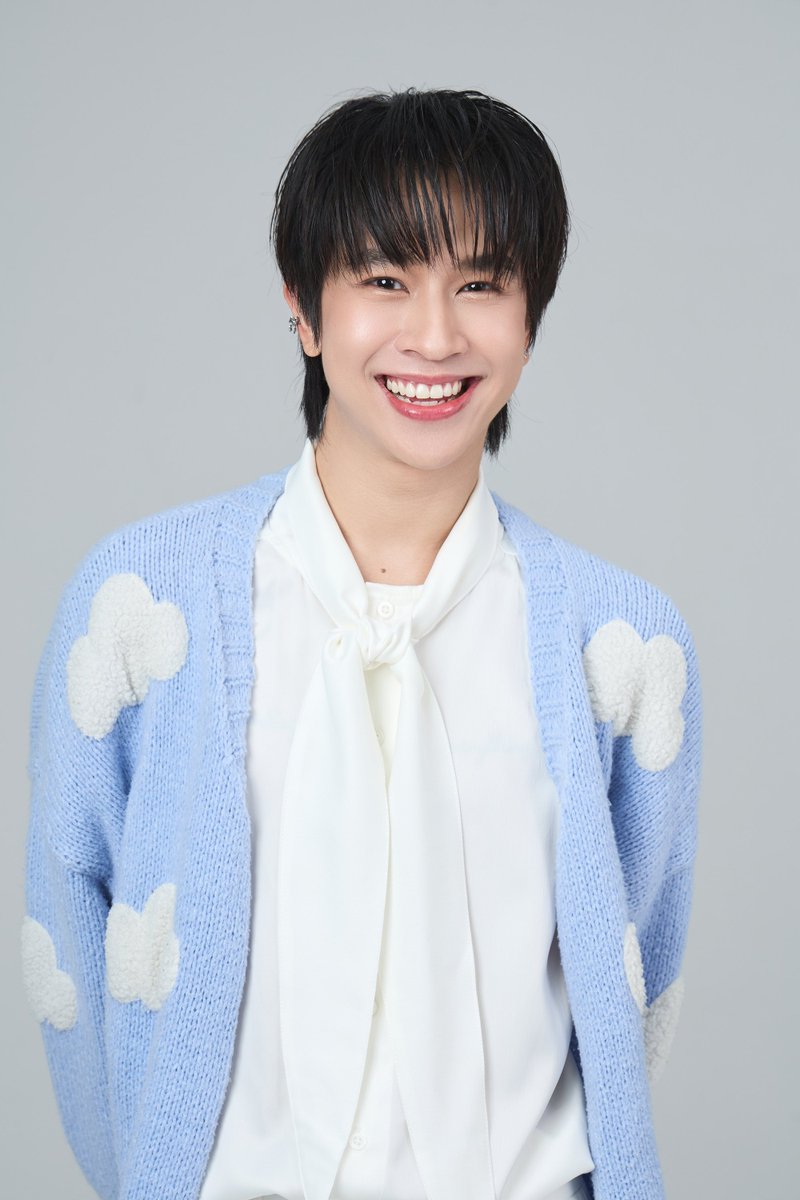 bnnmediath's tweet photo. “ฟลุ้ค ณธัช” แฮปปี้อายุครบ 30 ซุ่มเรียนปริญญาโท ควบคู่ทำงานในวงการบันเทิง

ลั่นไม่หายไปไหน เตรียมเสิร์ฟซีรีส์-ละครเวทีให้แฟนๆ หายคิดถึง

#Fluke_Natouch #เจ้าแก้มก้อน #ฟลุ้คณธัช https://t.co/k2AvxkD56g
